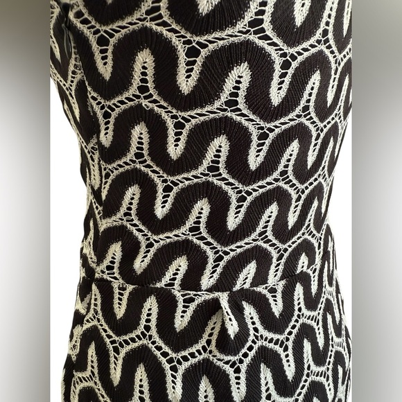 Banana Republic Black & White Geometric Lace Overlay Sheath Dress Sz 0 Sleeveles - Picture 6 of 10